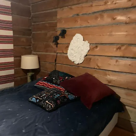 Saariselaellae, Sielukas Hirsimoekki - Unique * Saariselkä