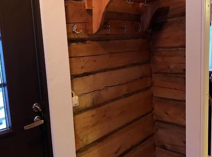 Saariselaellae, Sielukas Hirsimoekki - Unique *