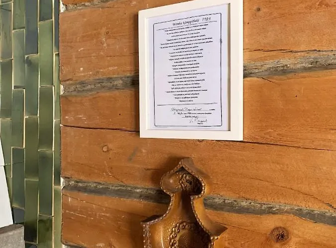 Saariselaellae, Sielukas Hirsimoekki - Unique * Saariselkä